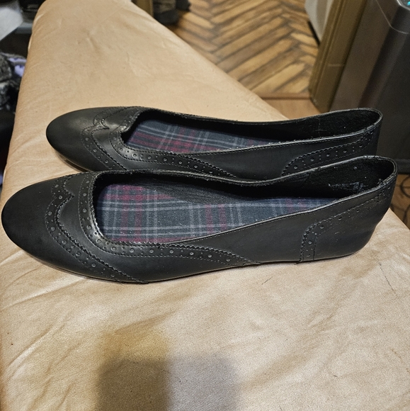 Vintage American Eagle black flats with plaid insole and wingtip style detail - Picture 1 of 5